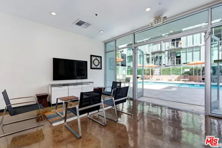 645 W 9th Street 500, Los Angeles, California 90015