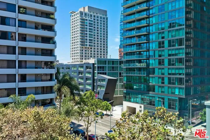 645 W 9th Street 500, Los Angeles, California 90015