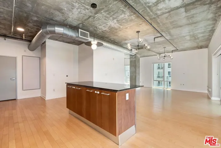 645 W 9th Street 500, Los Angeles, California 90015