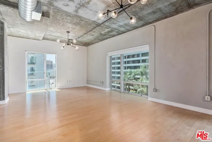 645 W 9th Street 500, Los Angeles, California 90015