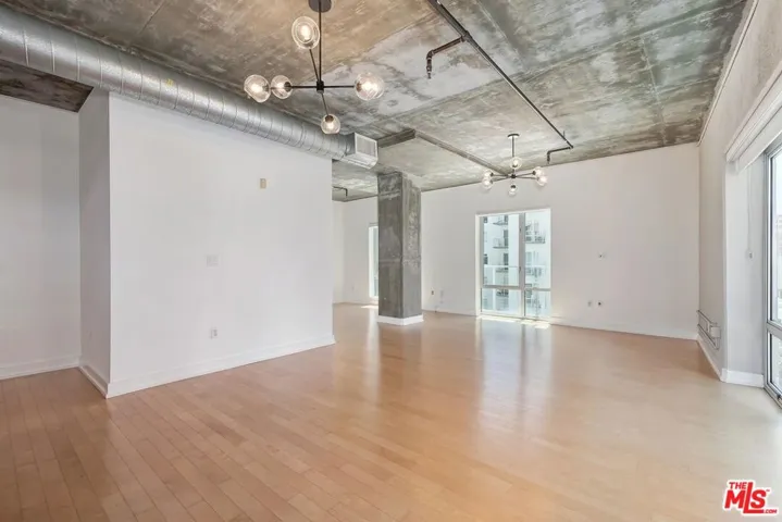 645 W 9th Street 500, Los Angeles, California 90015