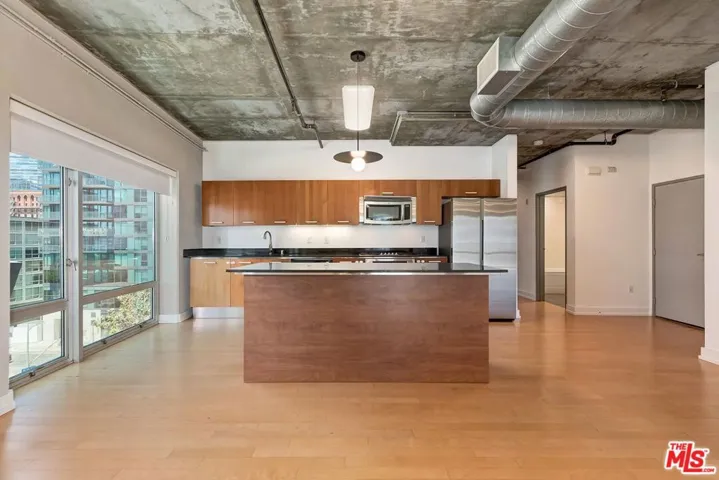645 W 9th Street 500, Los Angeles, California 90015
