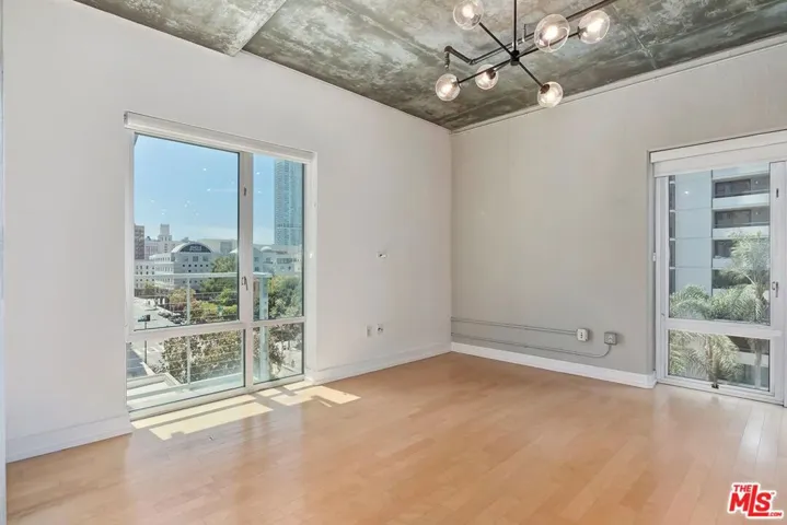 645 W 9th Street 500, Los Angeles, California 90015