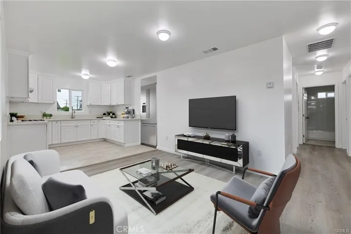 527 W 119th, Los Angeles, California 90044