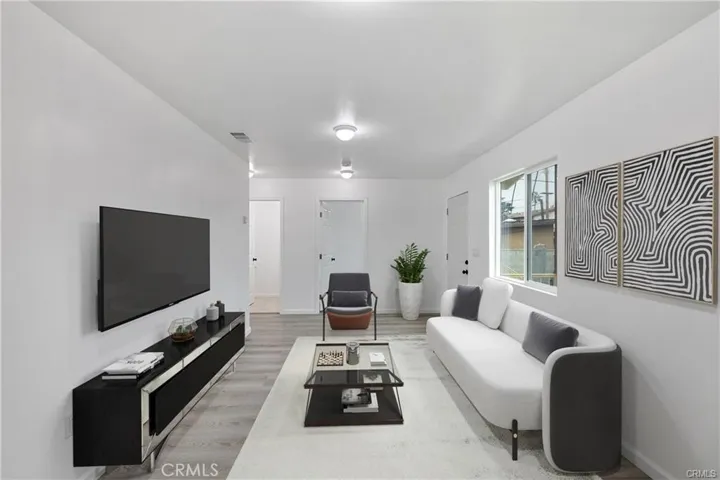 527 W 119th, Los Angeles, California 90044