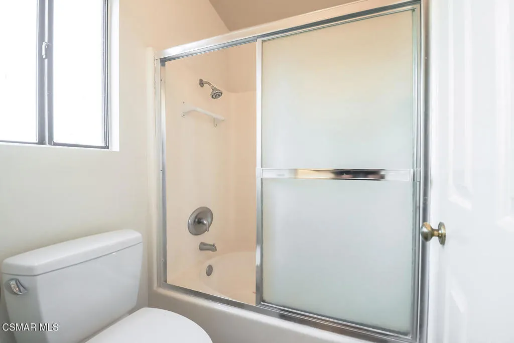 Master shower / tub