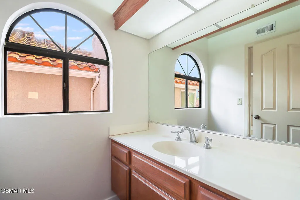 iHall bath1