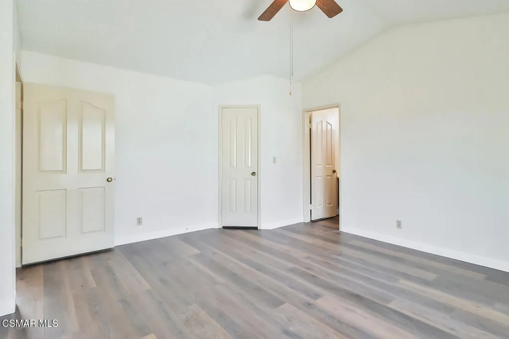 Master Bedroom Suite4