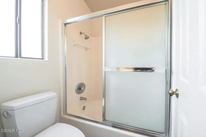 Master shower / tub