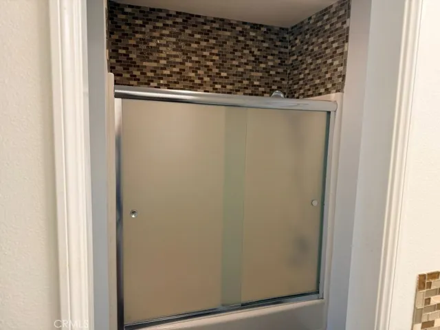 8601 International 265, Canoga Park, California 91304