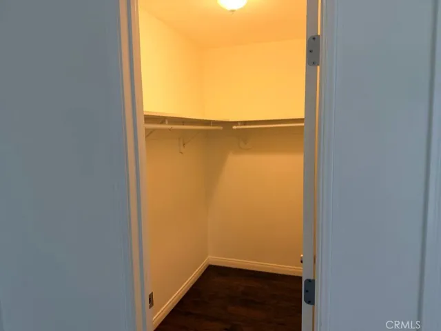 8601 International 265, Canoga Park, California 91304