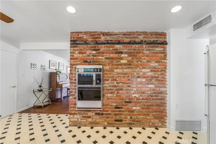 10116 Debra Avenue, Granada Hills, California 91343