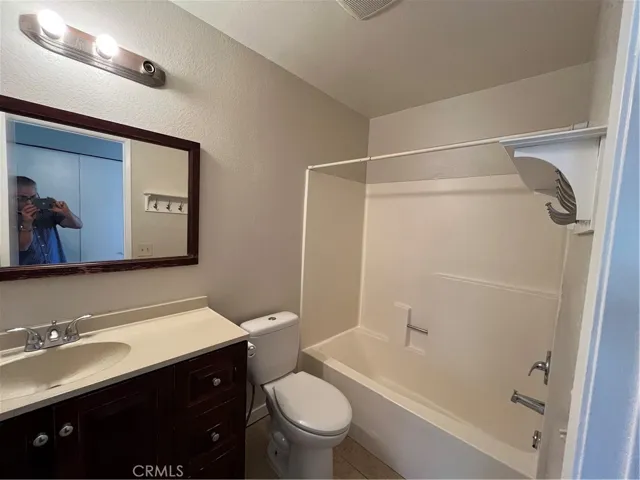 Full bathroom upstairs.