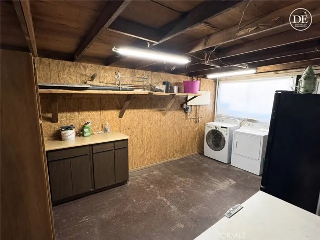 Just showing size of large Laundry room without clutter.