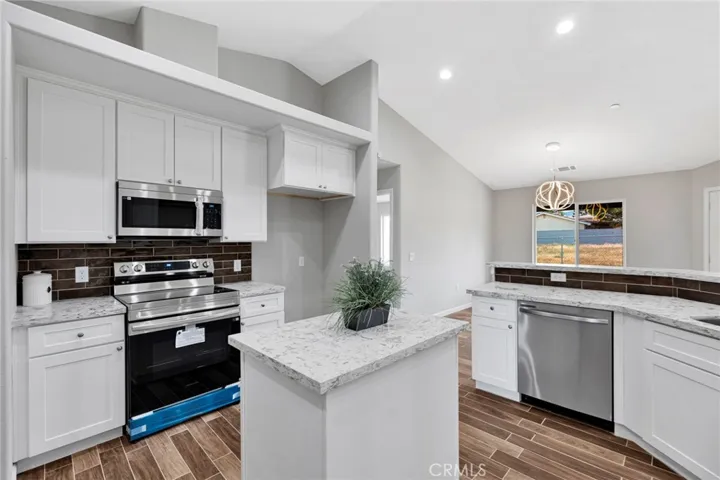 17995 Seaforth Street, Hesperia, California 92345