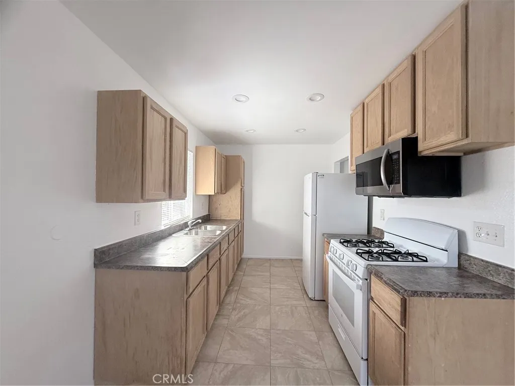 30 E Blueridge