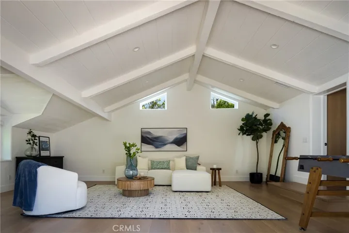 225 Notteargenta Road, Pacific Palisades, California 90272
