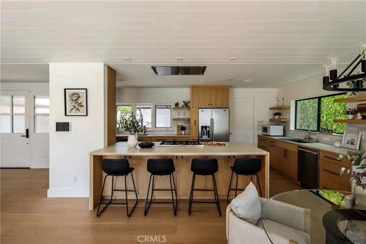 225 Notteargenta Road, Pacific Palisades, California 90272