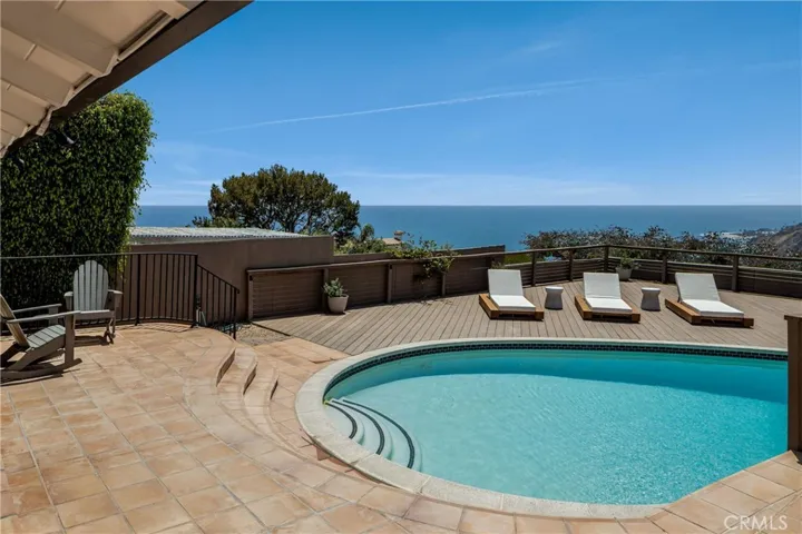 225 Notteargenta Road, Pacific Palisades, California 90272