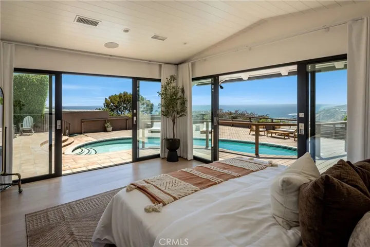 225 Notteargenta Road, Pacific Palisades, California 90272
