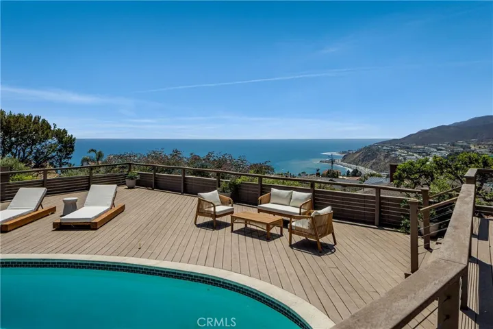 225 Notteargenta Road, Pacific Palisades, California 90272