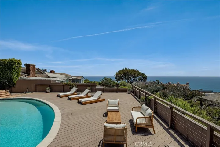 225 Notteargenta Road, Pacific Palisades, California 90272