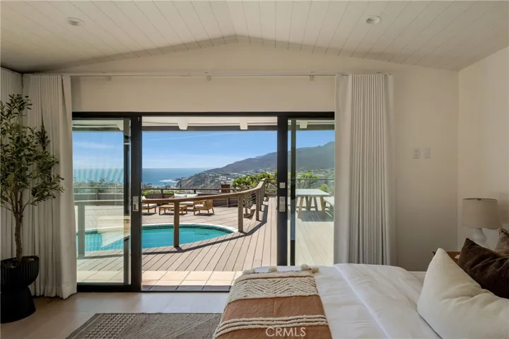 225 Notteargenta Road, Pacific Palisades, California 90272