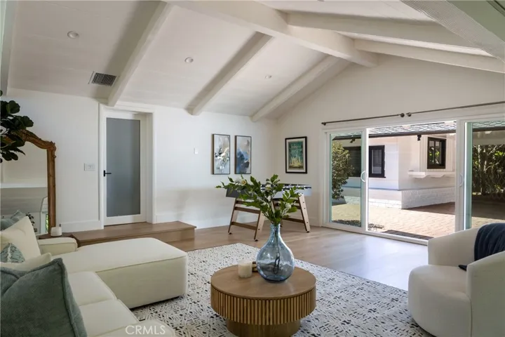 225 Notteargenta Road, Pacific Palisades, California 90272