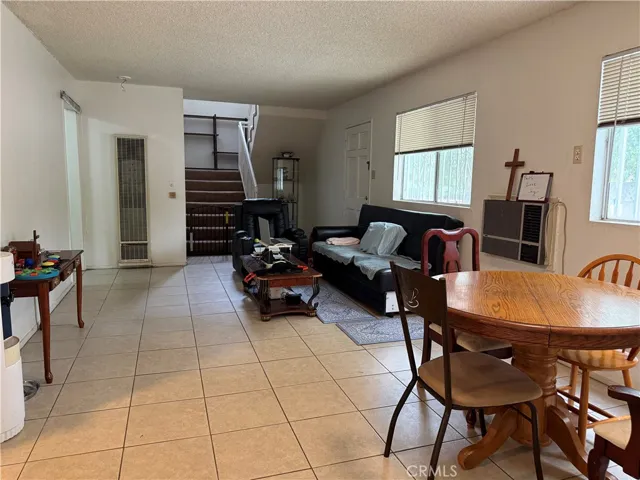 7419 Tampa, Reseda, California 91335