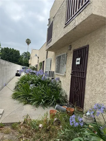 7419 Tampa, Reseda, California 91335