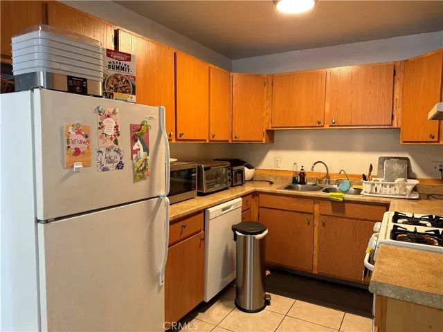 7419 Tampa, Reseda, California 91335
