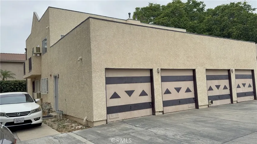 7419 Tampa, Reseda, California 91335