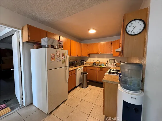 7419 Tampa, Reseda, California 91335