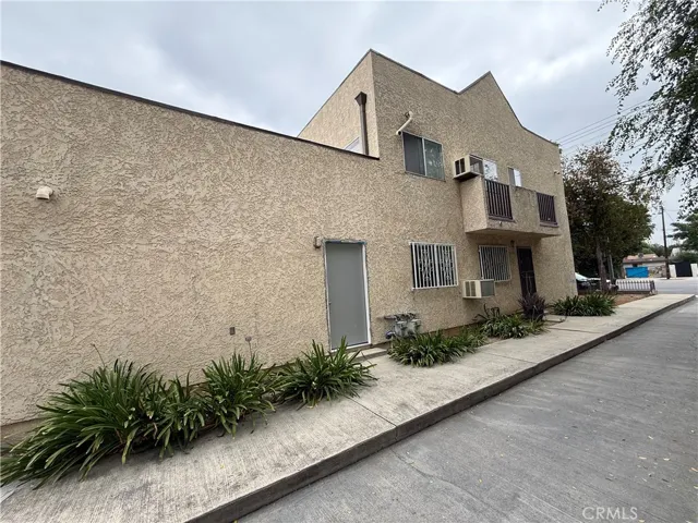 7419 Tampa, Reseda, California 91335