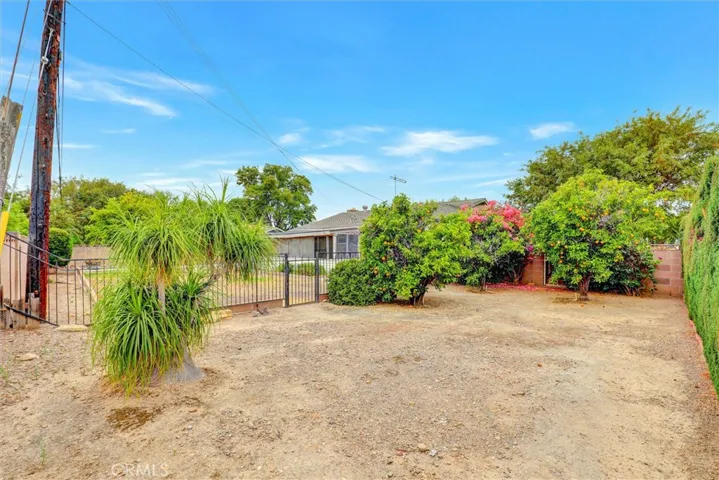 13002 Olympia, North Tustin, California 92705