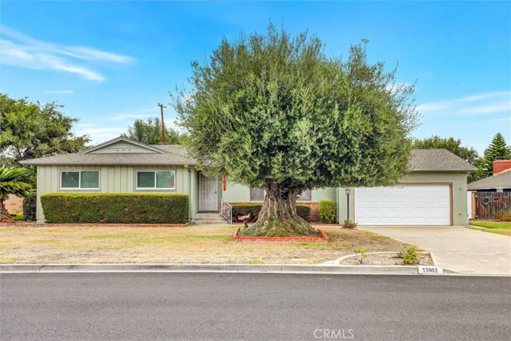 13002 Olympia, North Tustin, California 92705