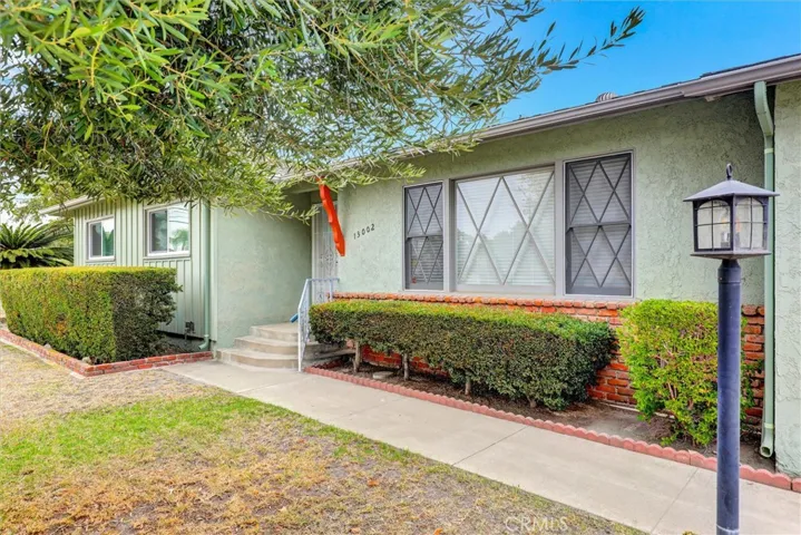 13002 Olympia, North Tustin, California 92705