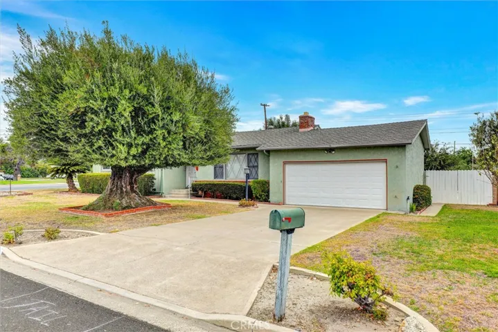 13002 Olympia, North Tustin, California 92705