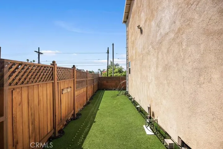 1686 S Rimpau Boulevard Primary Room, Los Angeles, California 90019