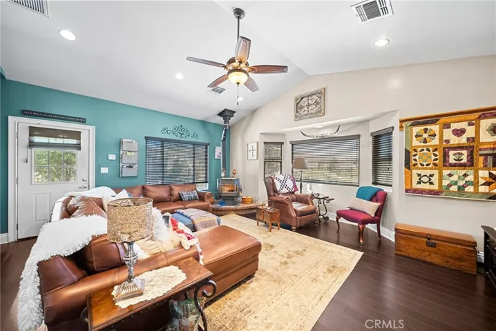 32935 Canyon Quail Trail, Agua Dulce, California 91390
