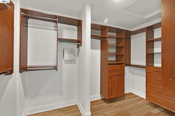 Walk-in Closet
