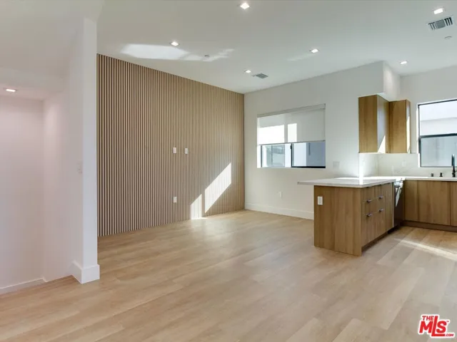 2817 1/2 S Redondo Boulevard, Los Angeles, California 90016