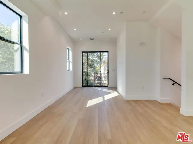 2817 1/2 S Redondo Boulevard, Los Angeles, California 90016