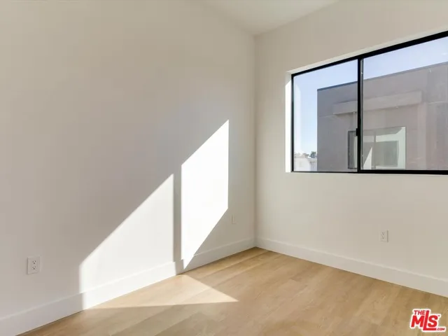 2817 1/2 S Redondo Boulevard, Los Angeles, California 90016