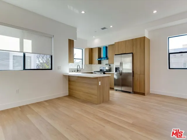 2817 1/2 S Redondo Boulevard, Los Angeles, California 90016