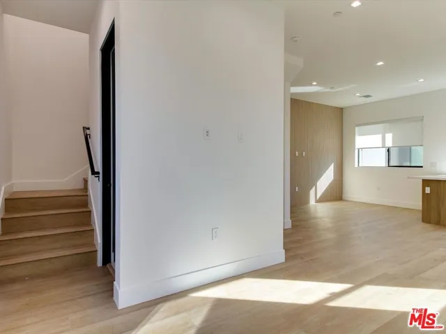 2817 1/2 S Redondo Boulevard, Los Angeles, California 90016