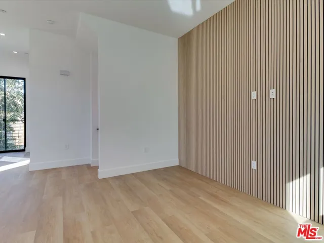 2817 1/2 S Redondo Boulevard, Los Angeles, California 90016