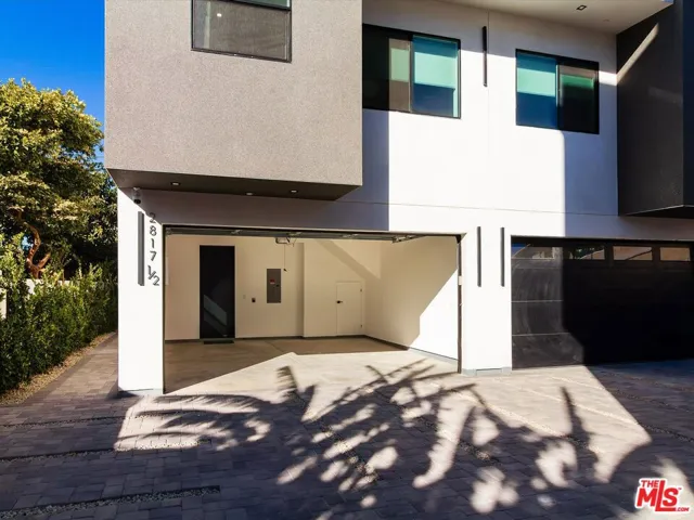 2817 1/2 S Redondo Boulevard, Los Angeles, California 90016
