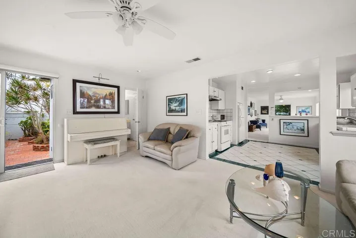 880 Tarento Drive, Point Loma, California 92106