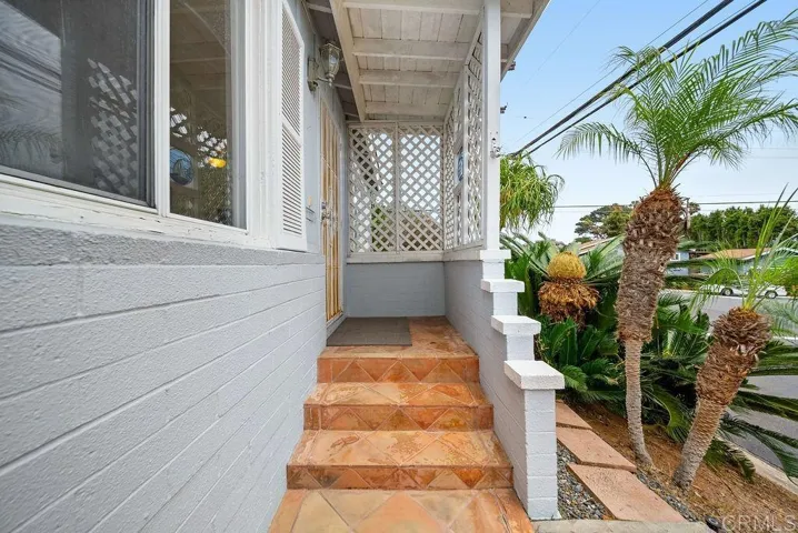 880 Tarento Drive, Point Loma, California 92106